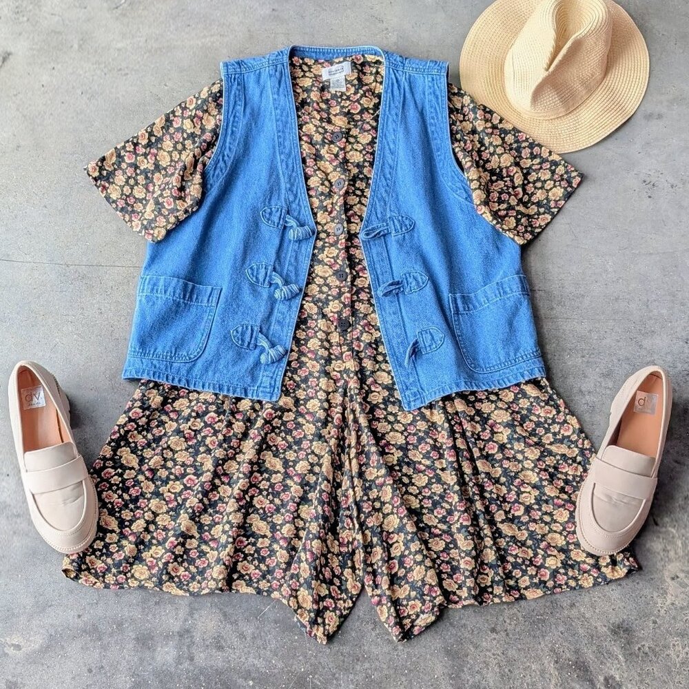 Vintage Sostanza Darkset Floral Short Sleeve Button Front Romper medium